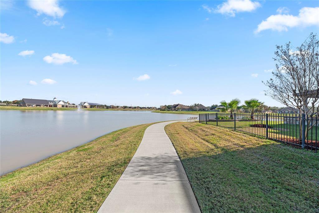 811 Aqua Vista Lane, Rosenberg, TX 77469