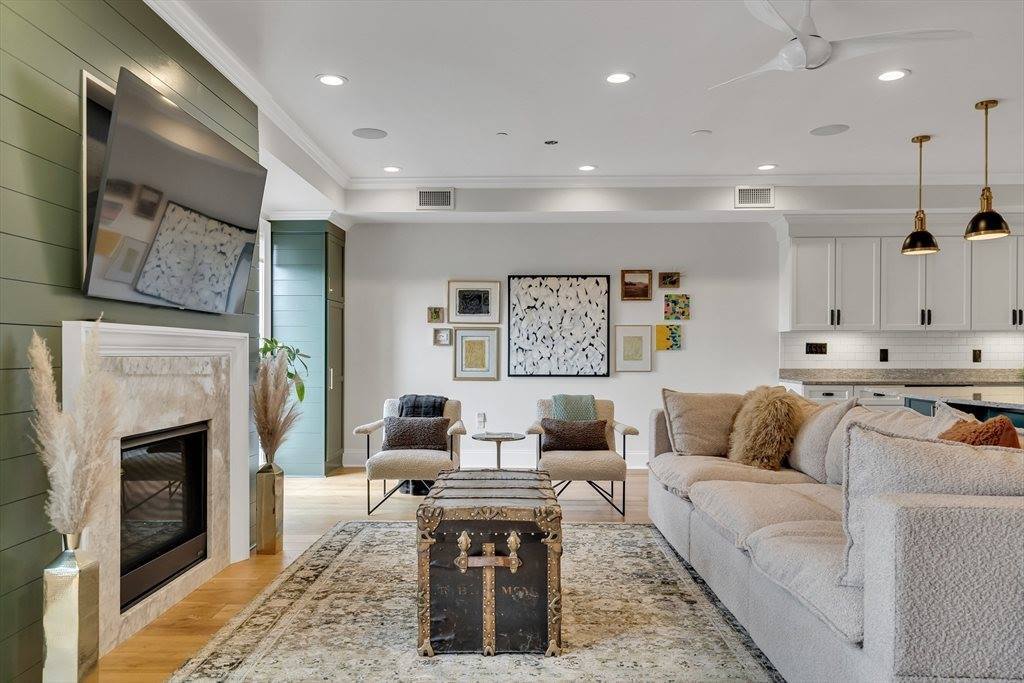 374-398 Bunker Hill St, Boston, MA 02129