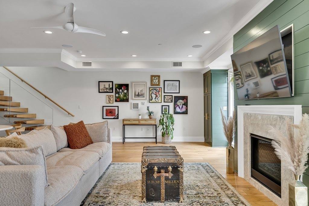 374-398 Bunker Hill St, Boston, MA 02129