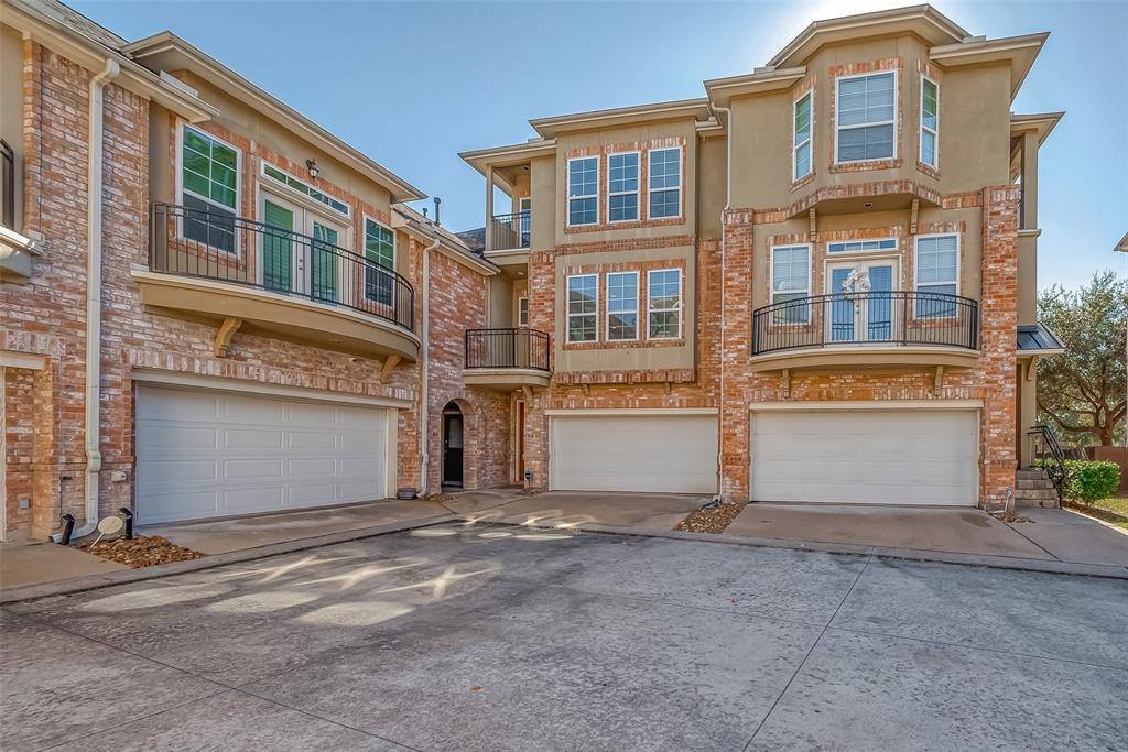 4 Versante Court, Houston, TX 77070