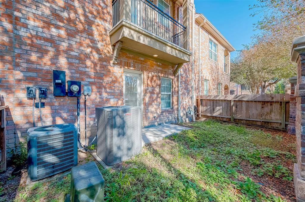 4 Versante Court, Houston, TX 77070