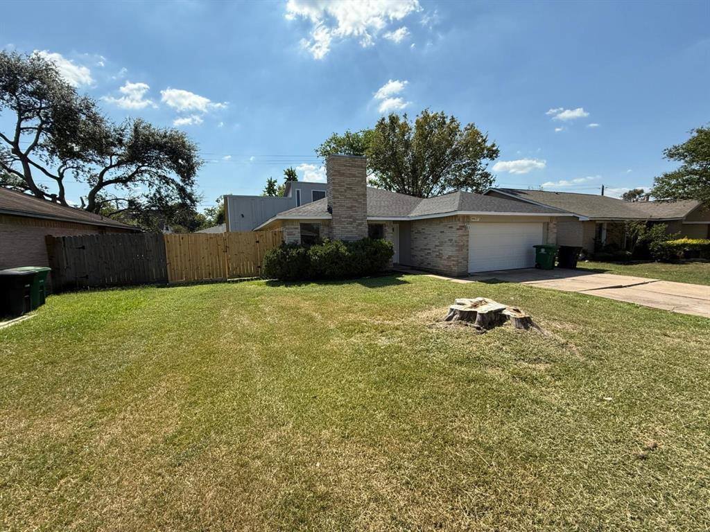 6627 Villarreal Drive, Houston, TX 77489