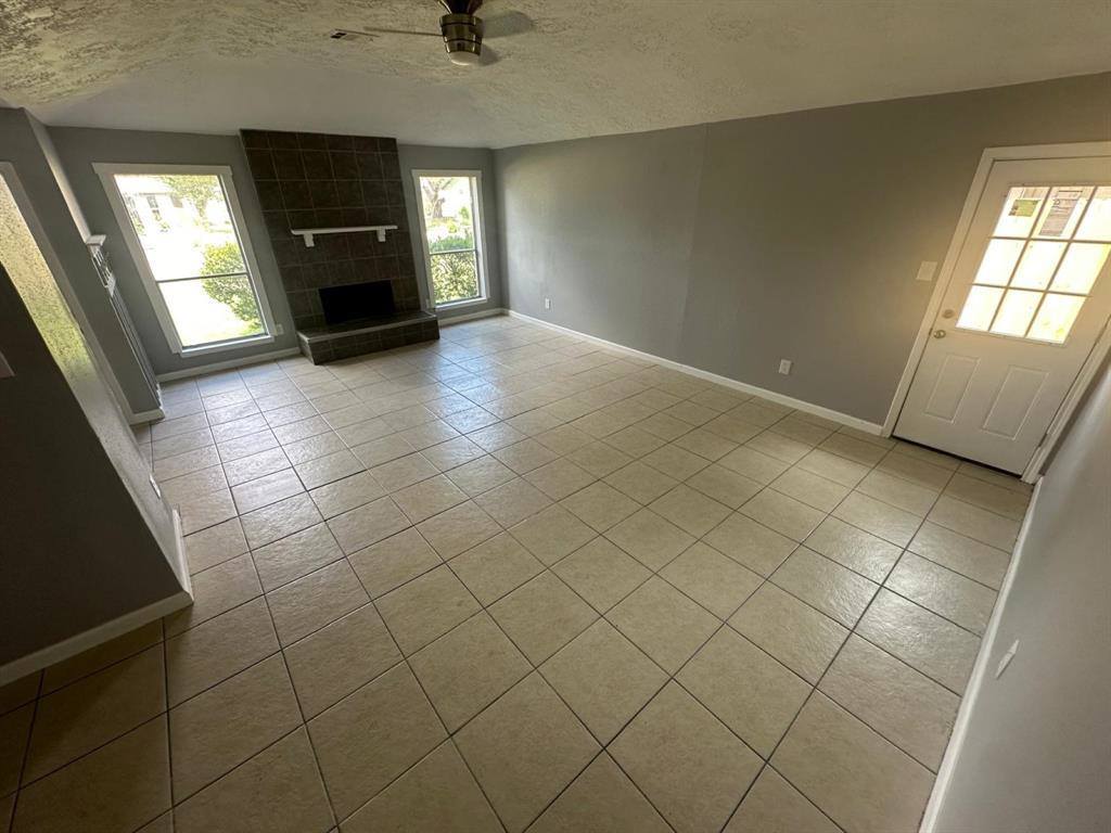 6627 Villarreal Drive, Houston, TX 77489