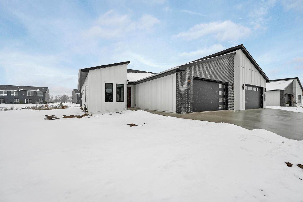 332 Aldon Circle, Green Bay, WI 54304