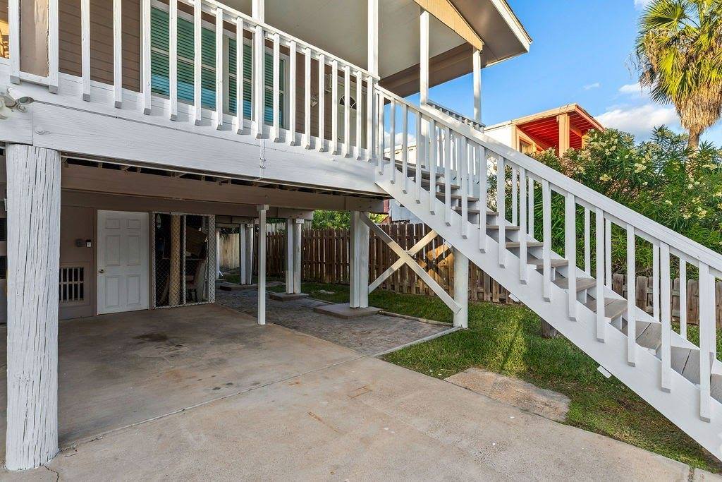 208 West Gardenia St, South Padre Island, TX 78597