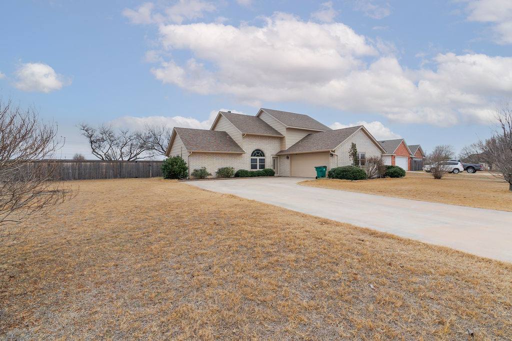 6 NW Havenshire Cir, Lawton, OK 73505