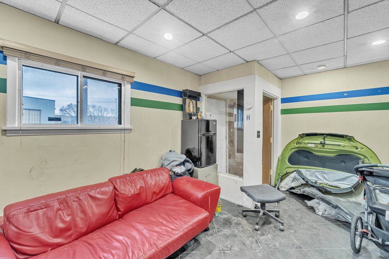 5225 W Electric AVENUE, West Allis, WI 53219