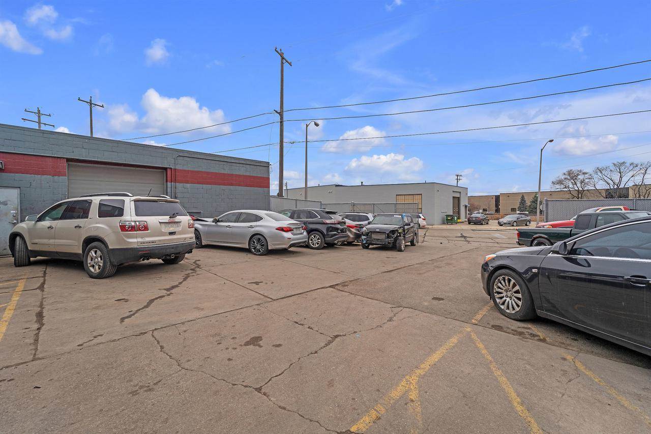 5225 W Electric AVENUE, West Allis, WI 53219