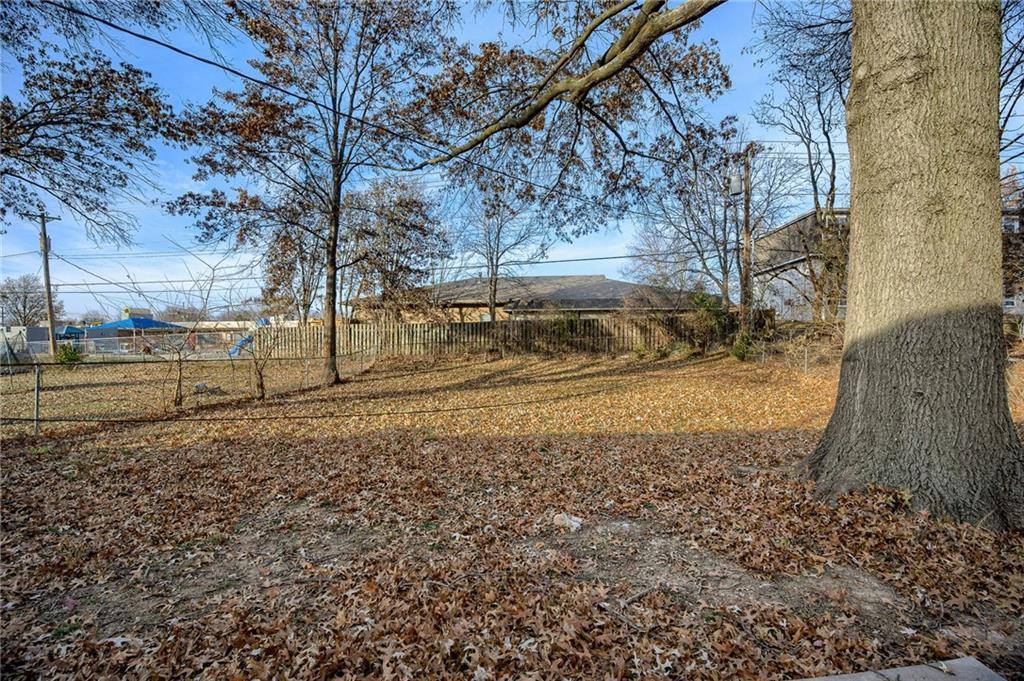 1401 Westminister Road, Blue Springs, MO 64014