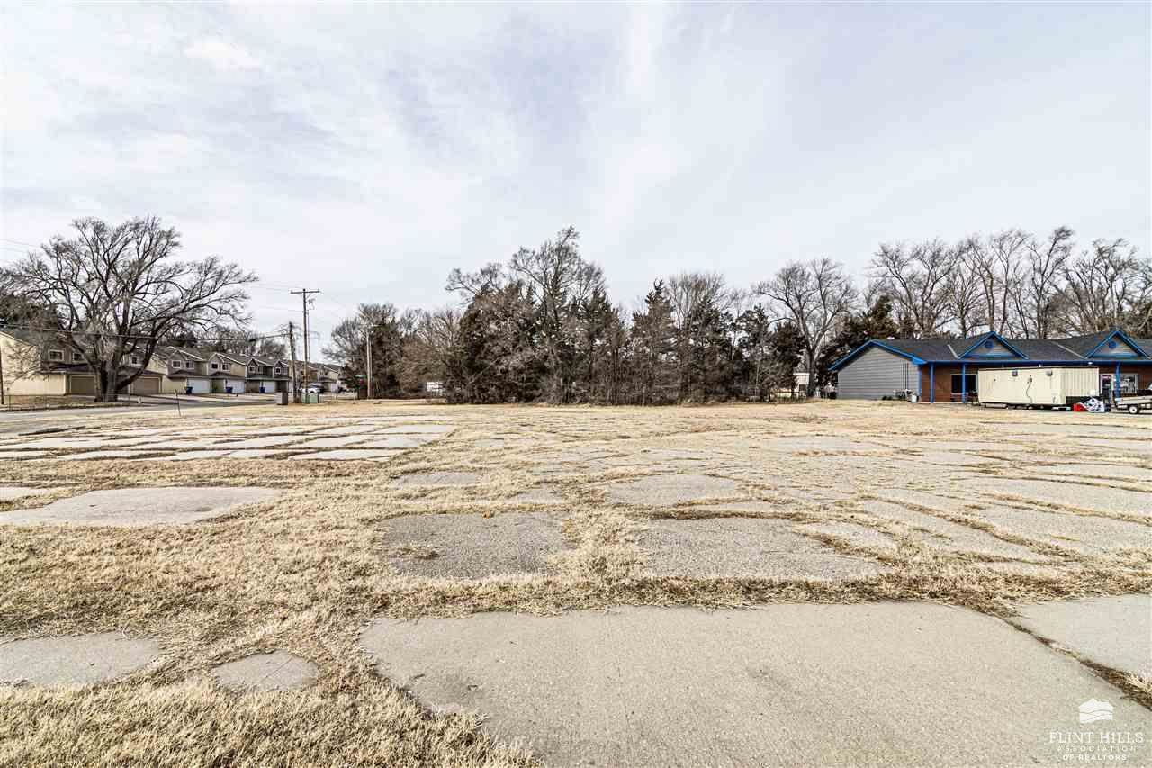 902 Grant Avenue, Junction City, KS 66441