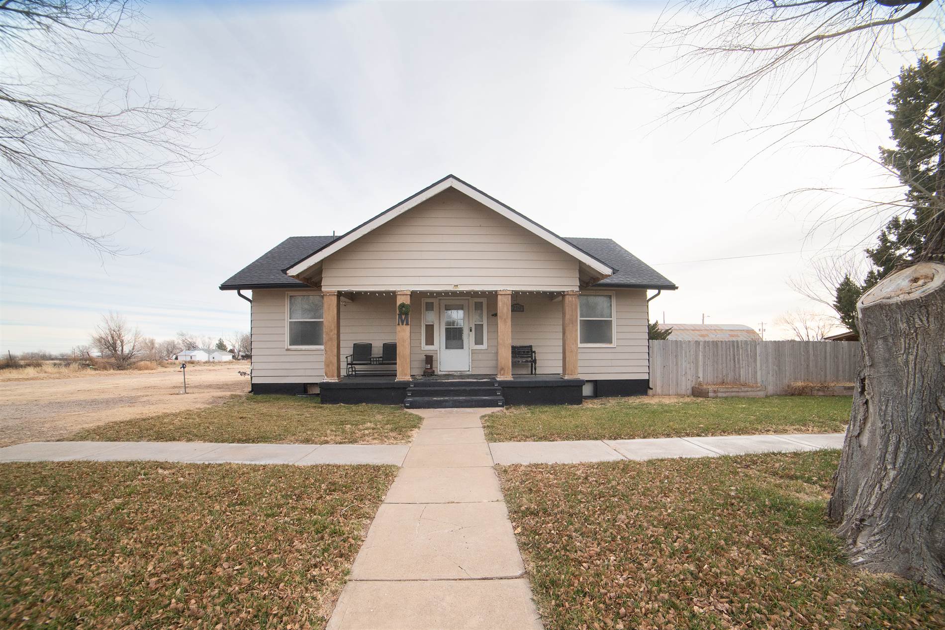 210 North Stanton Avenue, Elkhart, KS 67950