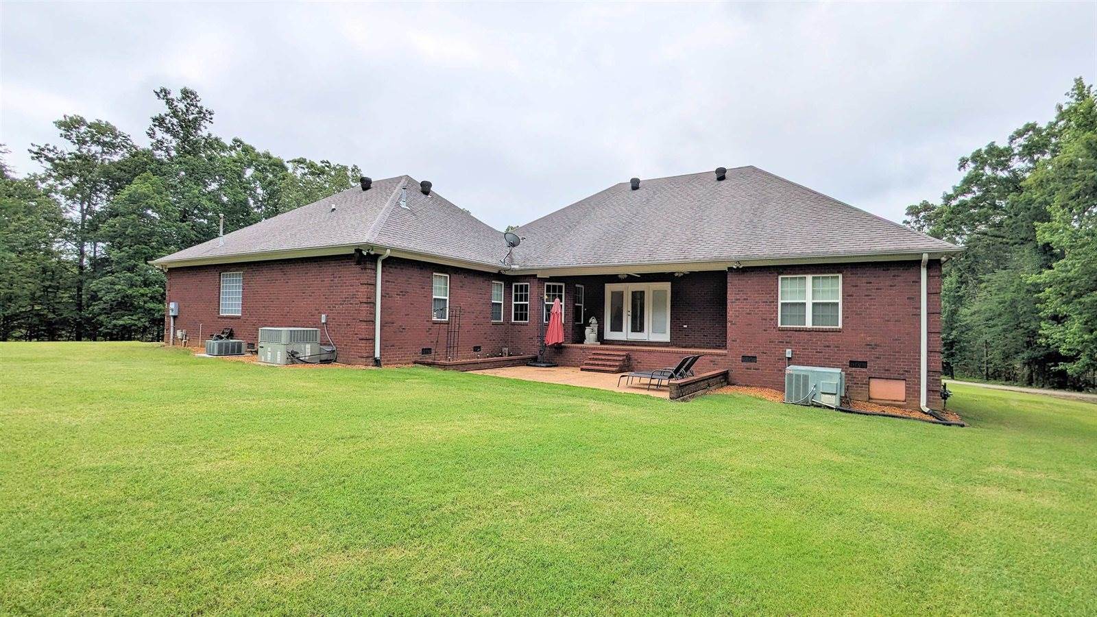 165 Hunters Glen Lane, Henderson, TN 38340