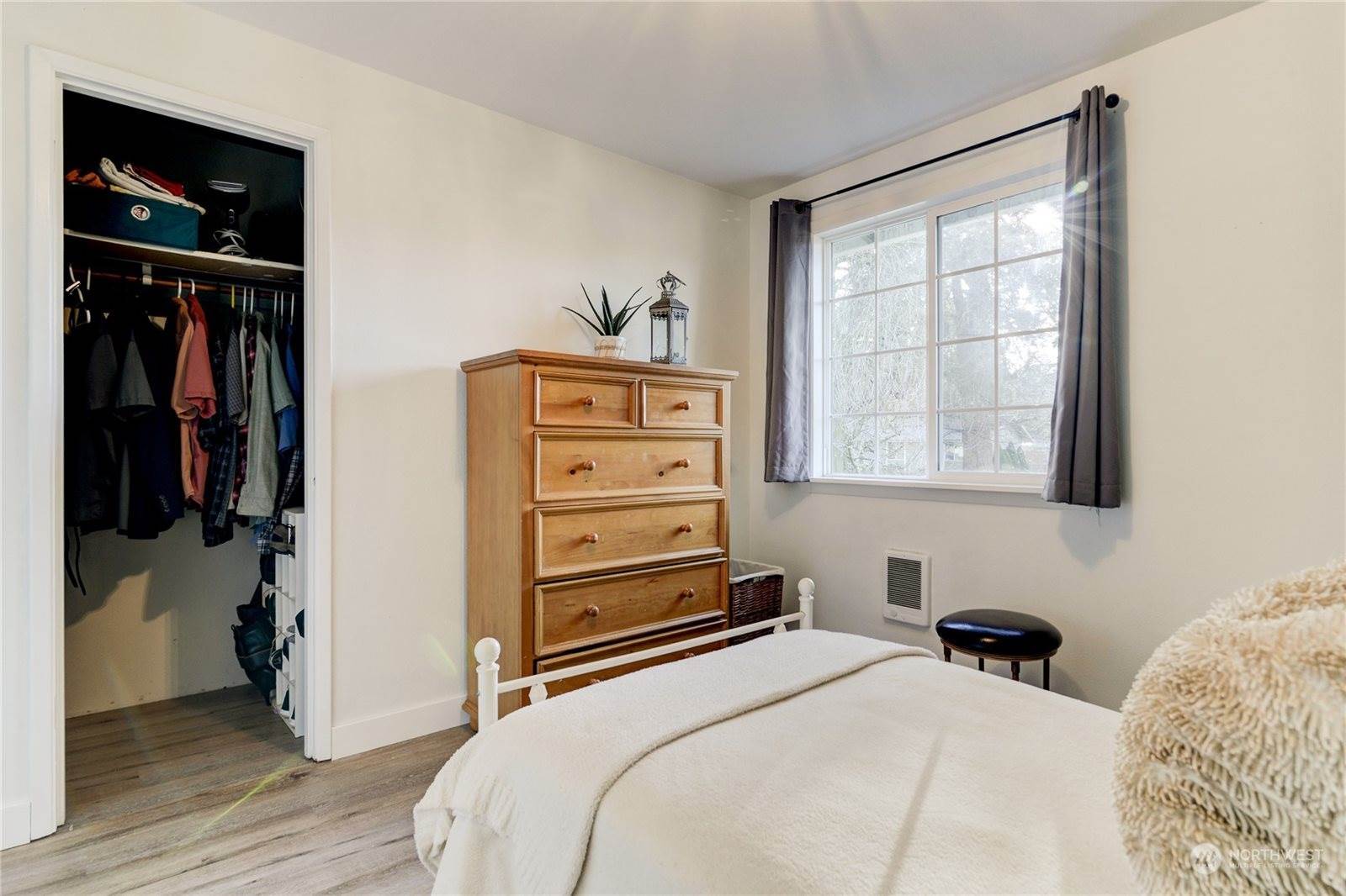 8438 9th Way SE, Olympia, WA 98513