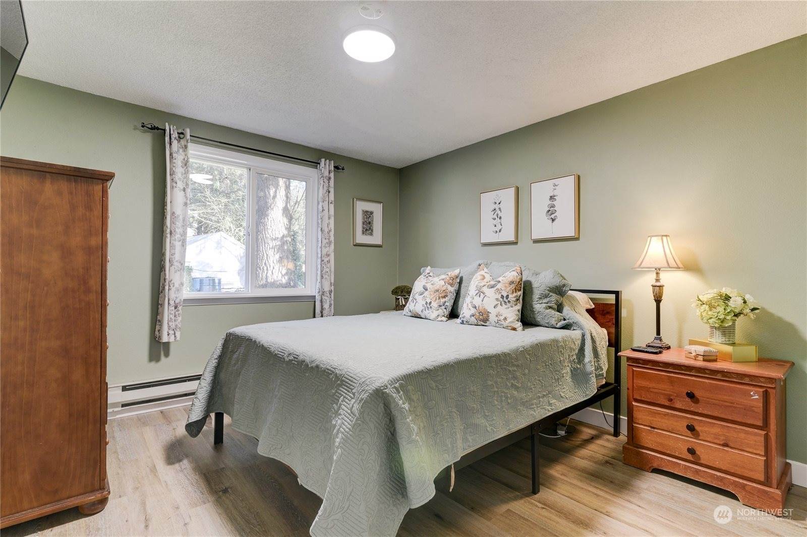 8438 9th Way SE, Olympia, WA 98513