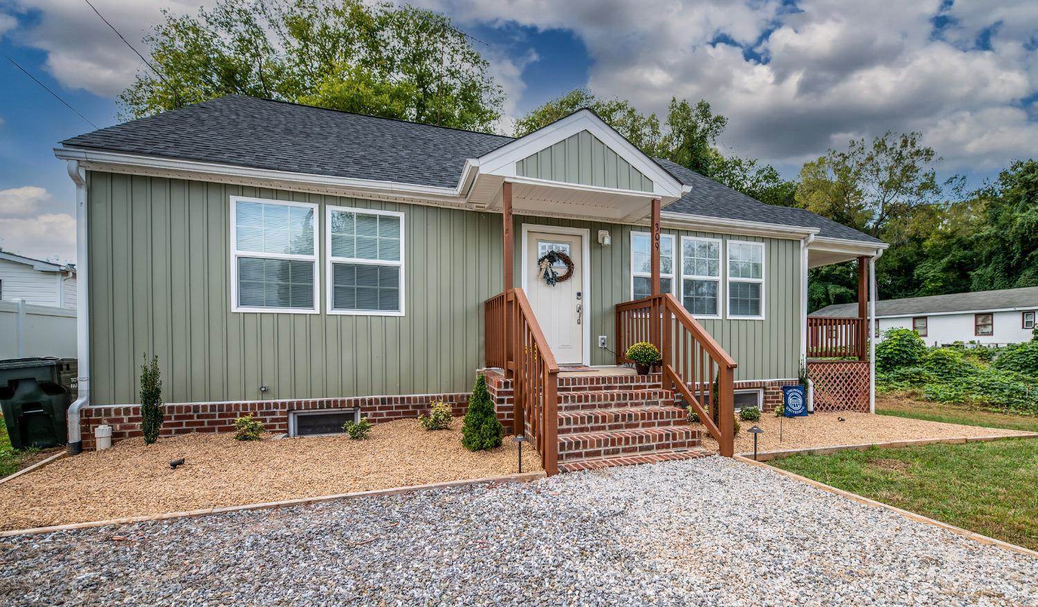 309 Williams Way, Farmville, VA 23901