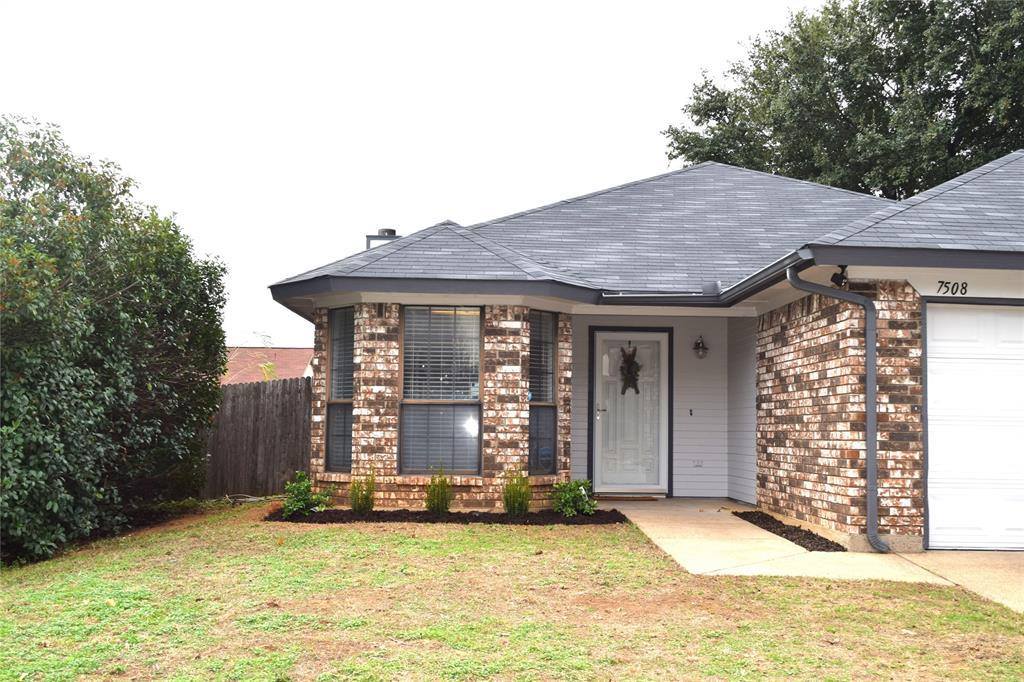 7508 Little Rock Lane, Fort Worth, TX 76120