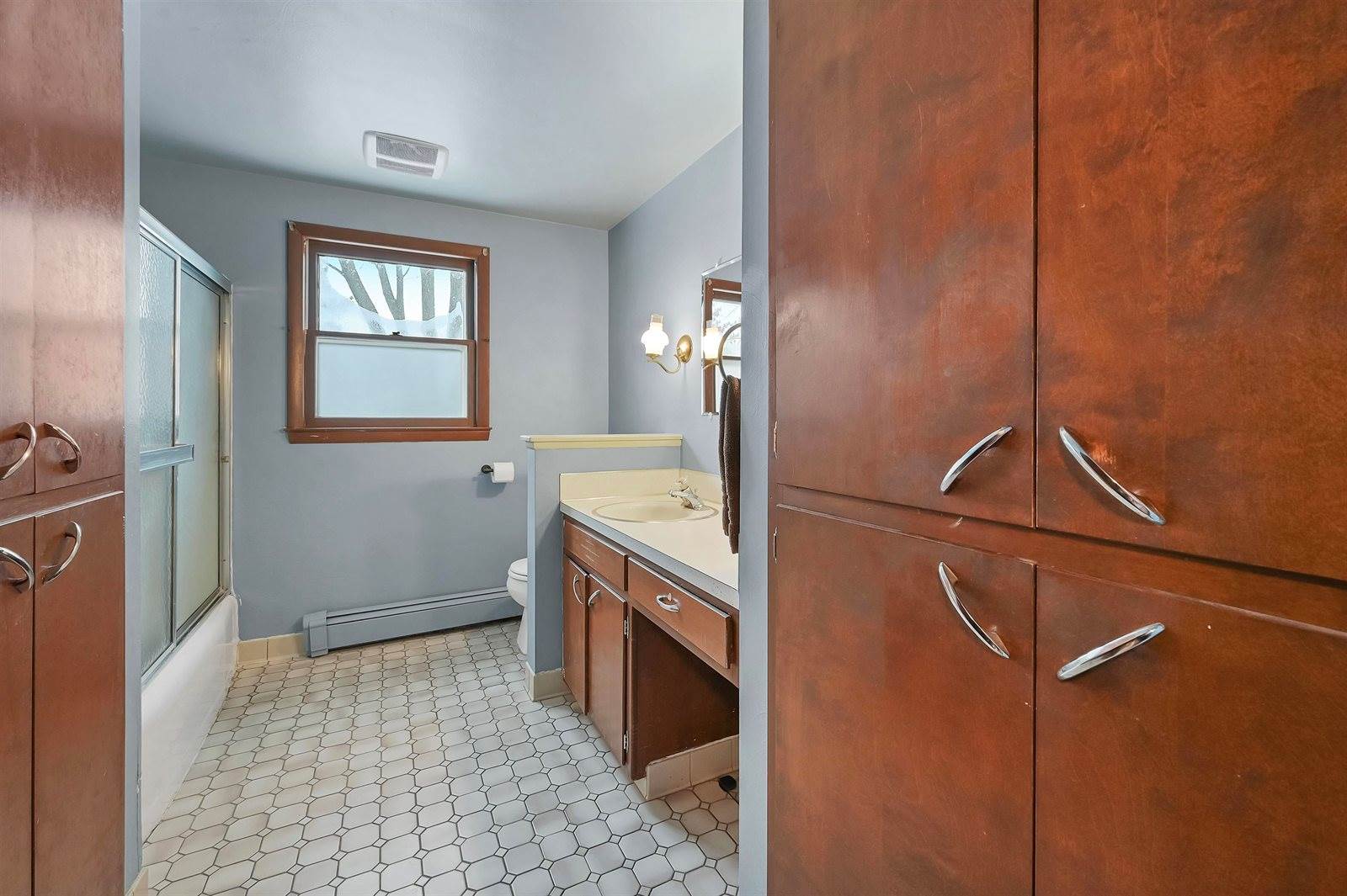 612 Skyline Boulevard, Green Bay, WI 54302