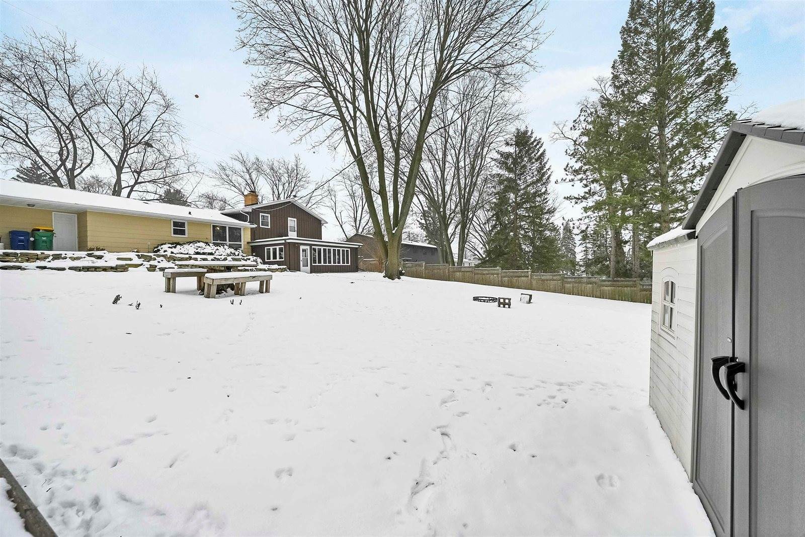 612 Skyline Boulevard, Green Bay, WI 54302