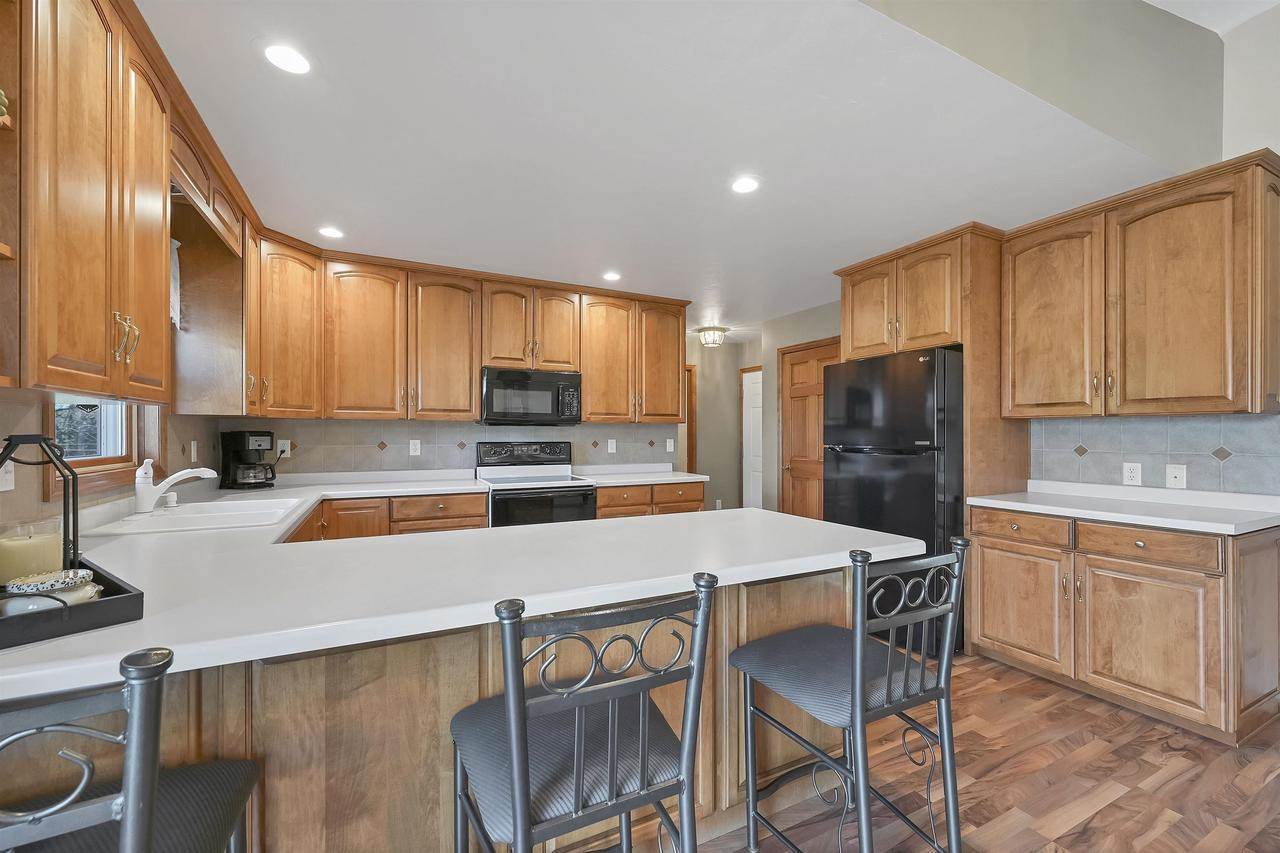 2061 Muirfield Way, New Franken, WI 54229