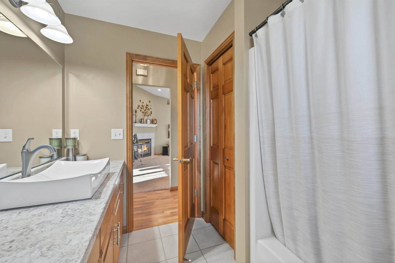 2061 Muirfield Way, New Franken, WI 54229