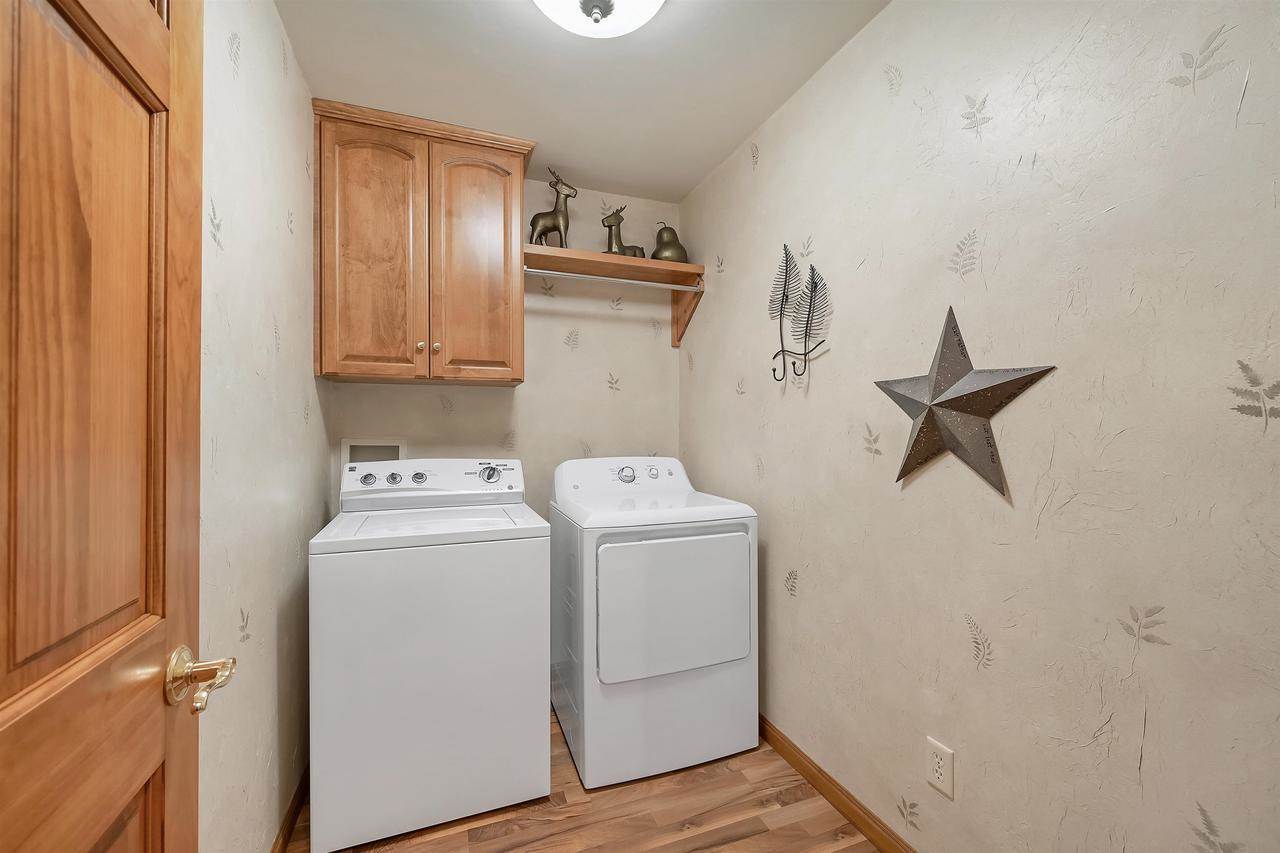 2061 Muirfield Way, New Franken, WI 54229