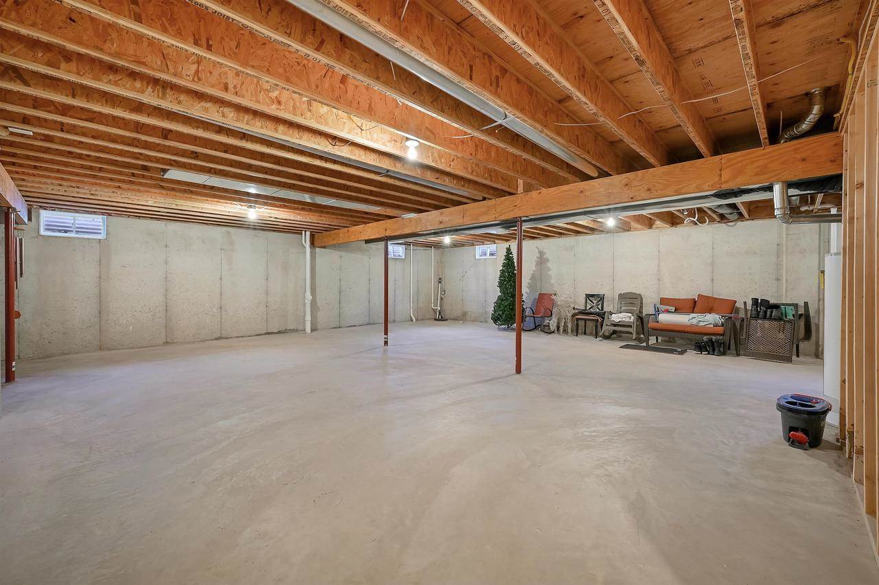 2061 Muirfield Way, New Franken, WI 54229