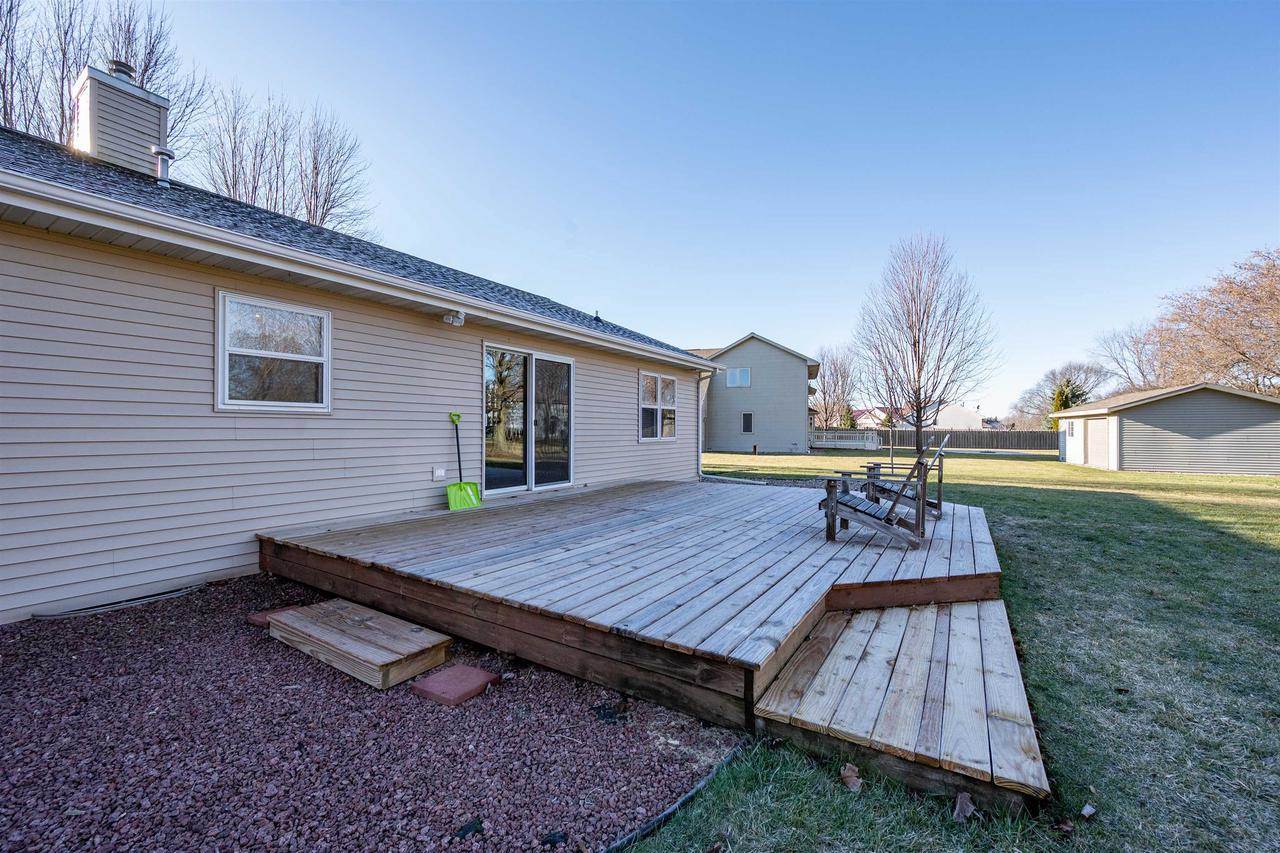 2061 Muirfield Way, New Franken, WI 54229