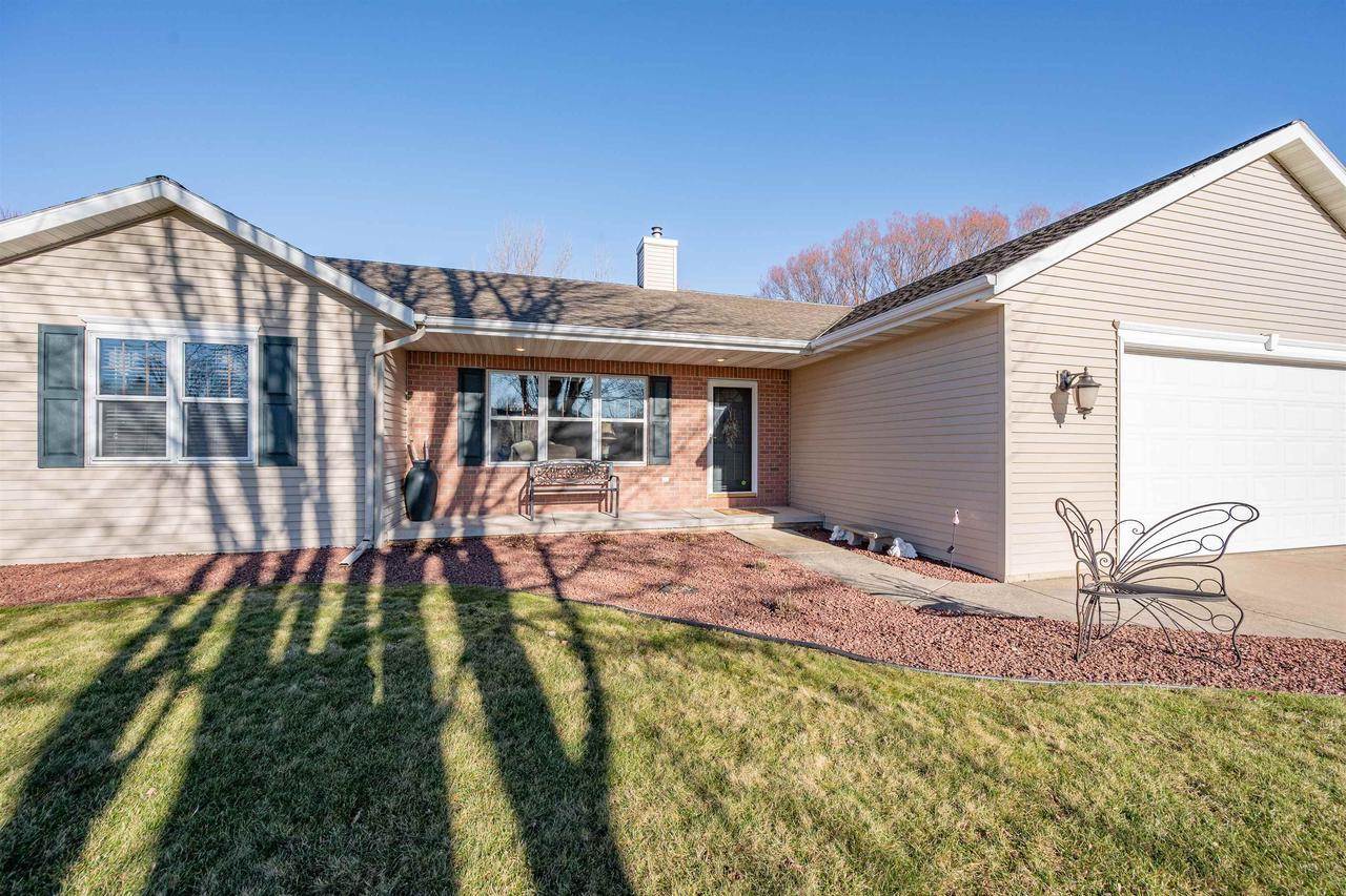 2061 Muirfield Way, New Franken, WI 54229