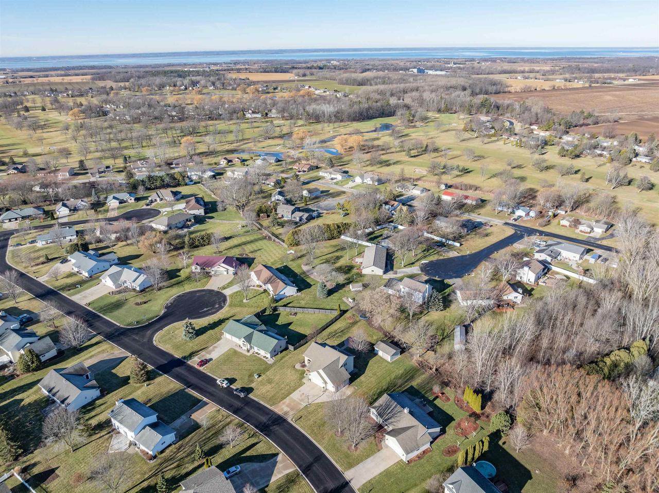 2061 Muirfield Way, New Franken, WI 54229