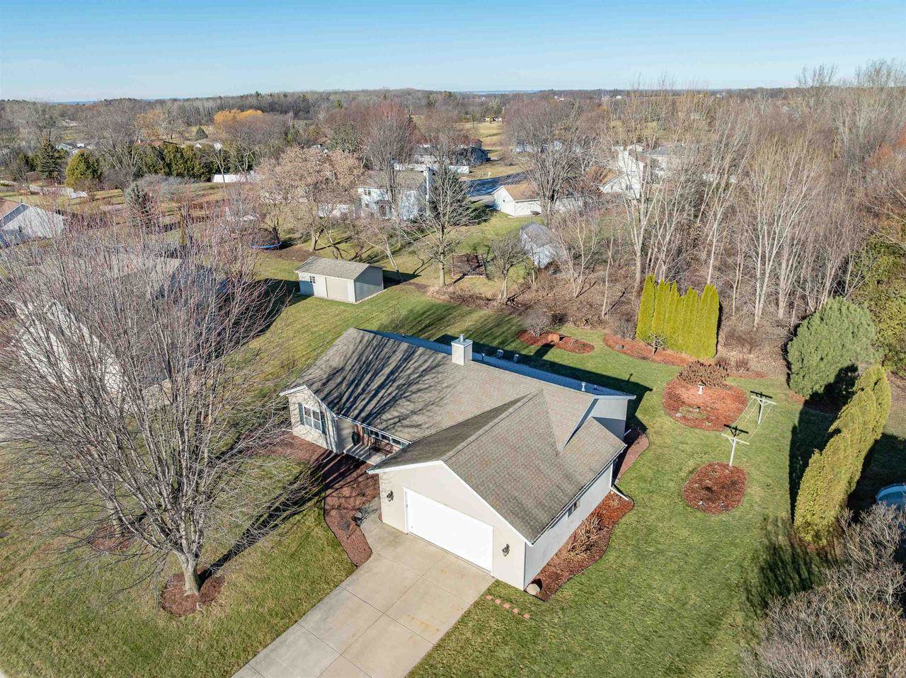 2061 Muirfield Way, New Franken, WI 54229