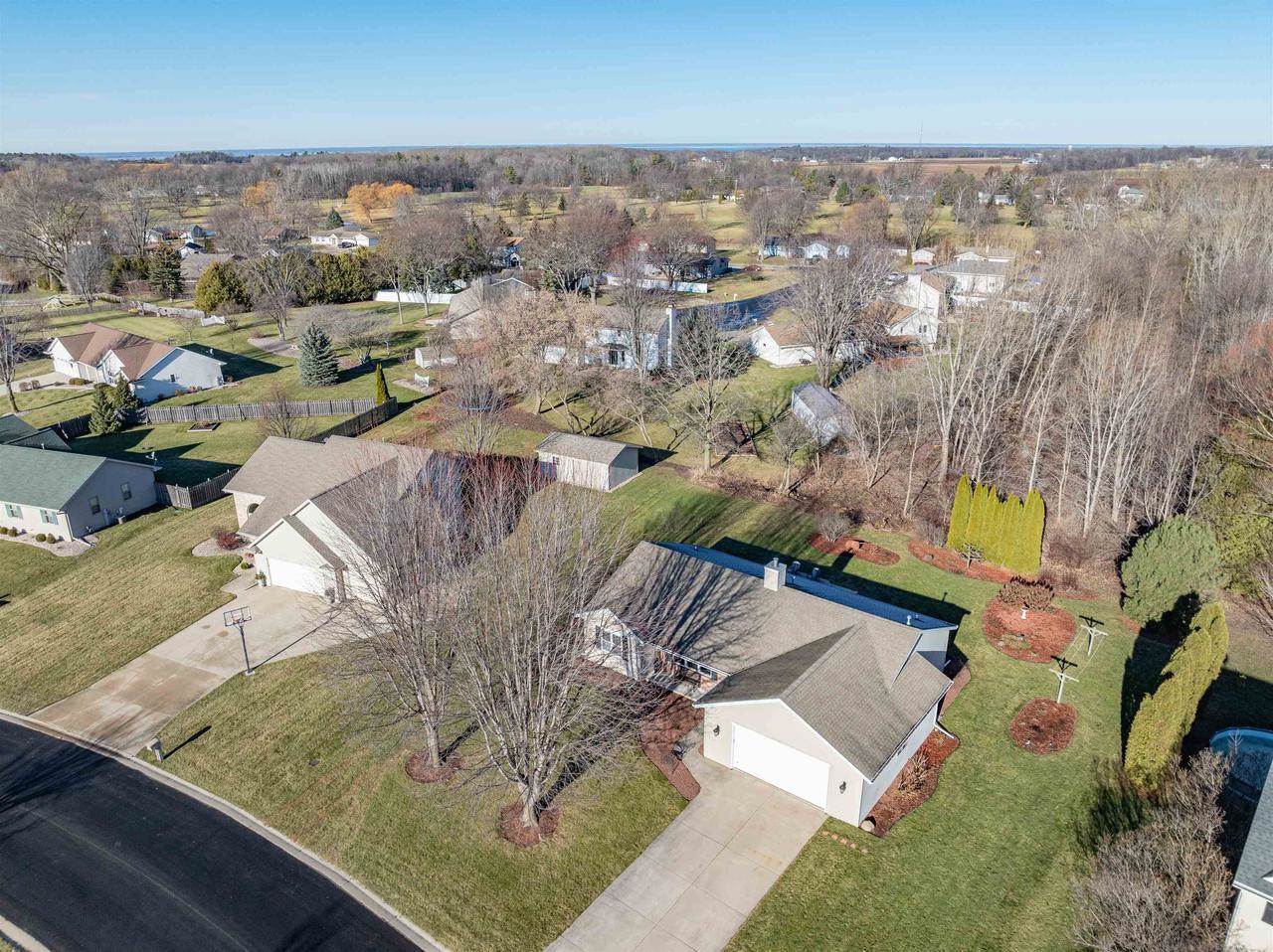 2061 Muirfield Way, New Franken, WI 54229