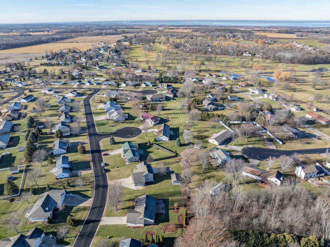 2061 Muirfield Way, New Franken, WI 54229