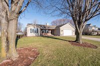2061 Muirfield Way, New Franken, WI 54229