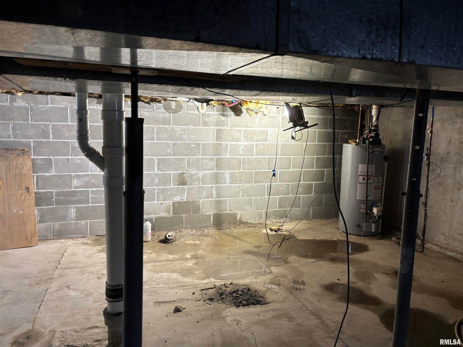 2402 Wilkes Avenue, Davenport, IA 52804