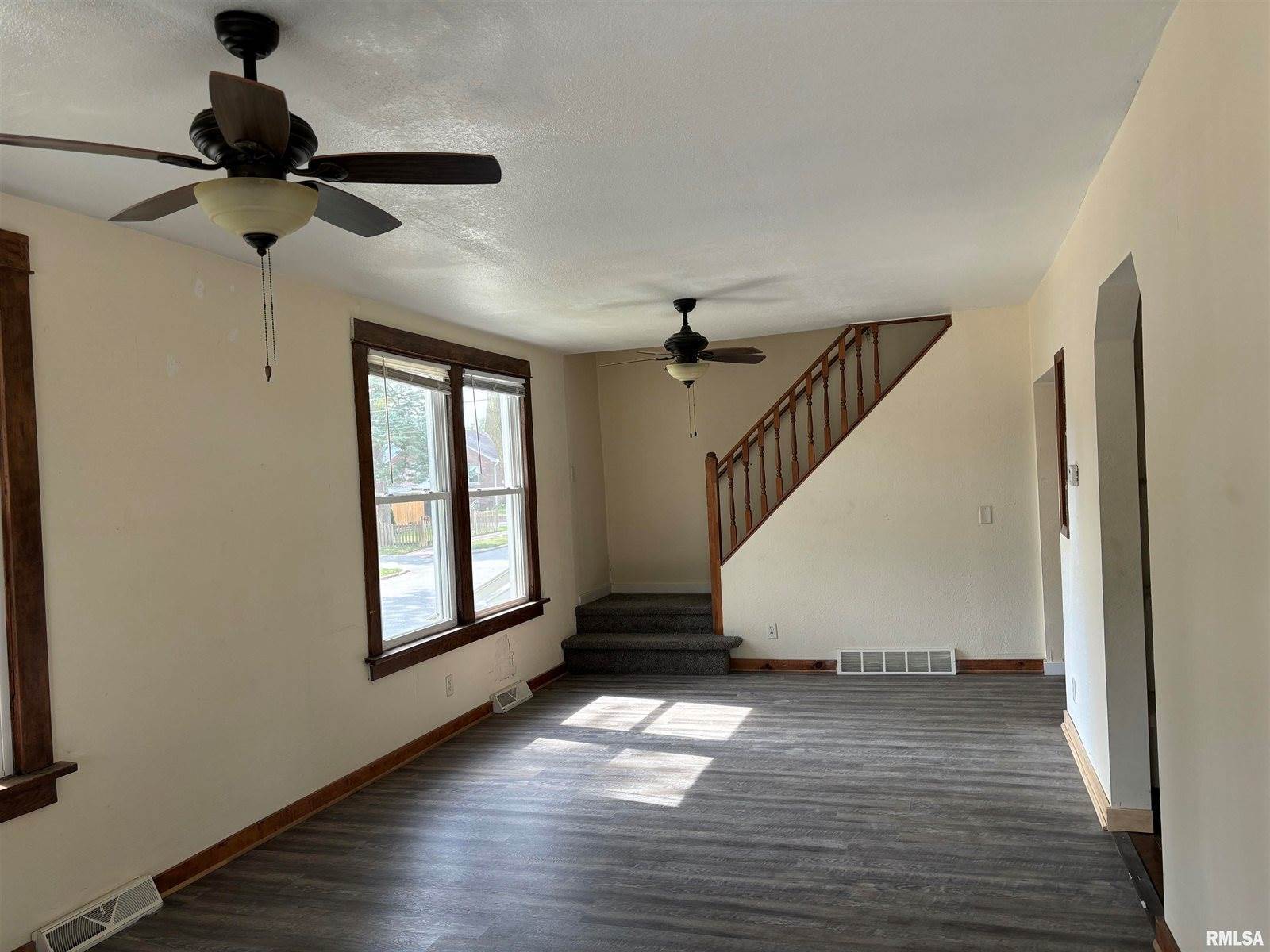 2402 Wilkes Avenue, Davenport, IA 52804