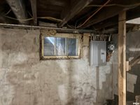 2402 Wilkes Avenue, Davenport, IA 52804