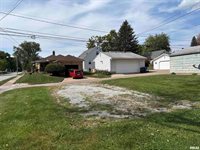 2402 Wilkes Avenue, Davenport, IA 52804