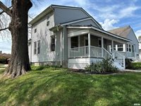 2402 Wilkes Avenue, Davenport, IA 52804