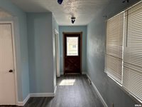 2402 Wilkes Avenue, Davenport, IA 52804