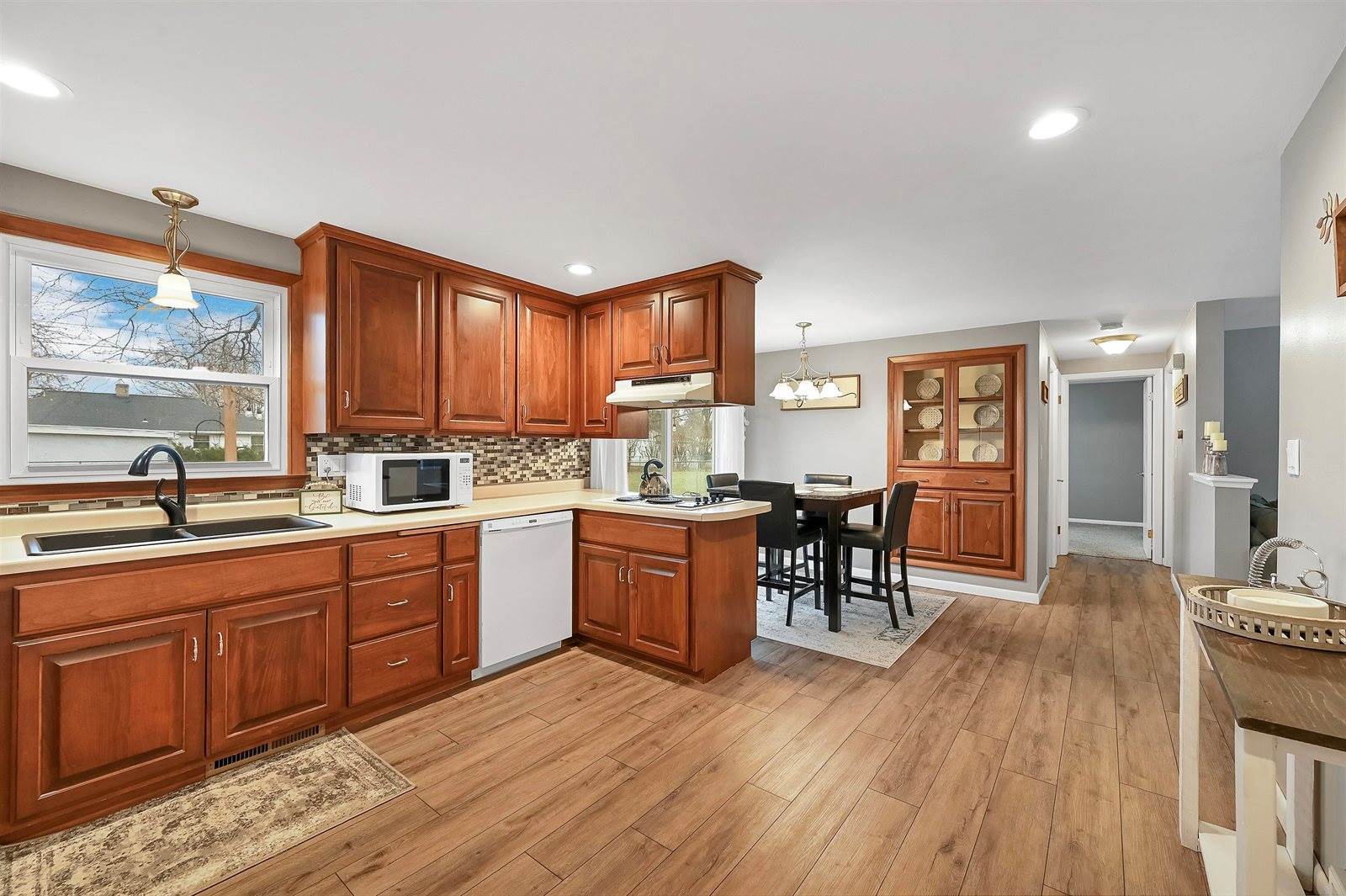 1242 Loch Drive, Green Bay, WI 54304