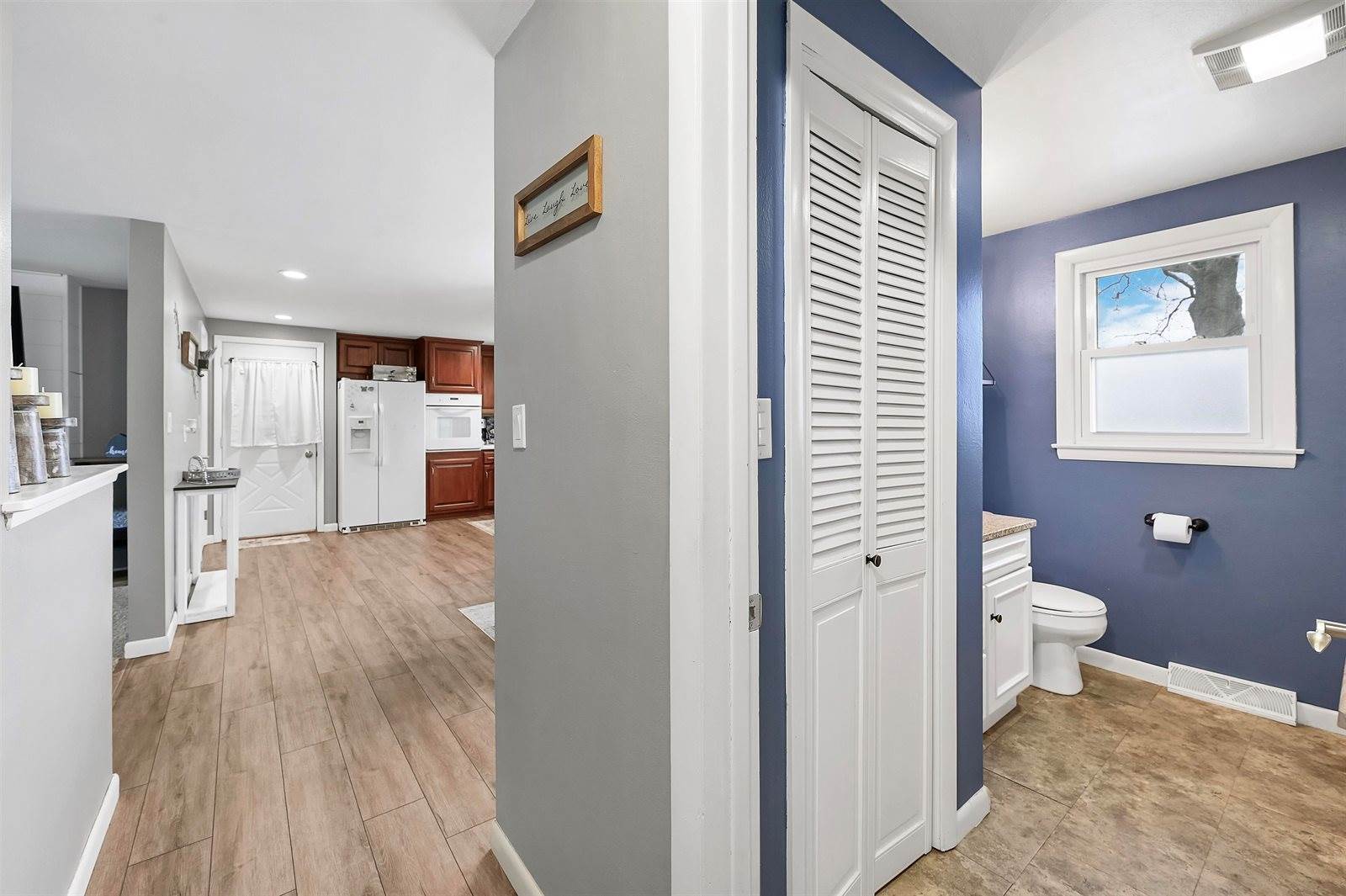 1242 Loch Drive, Green Bay, WI 54304