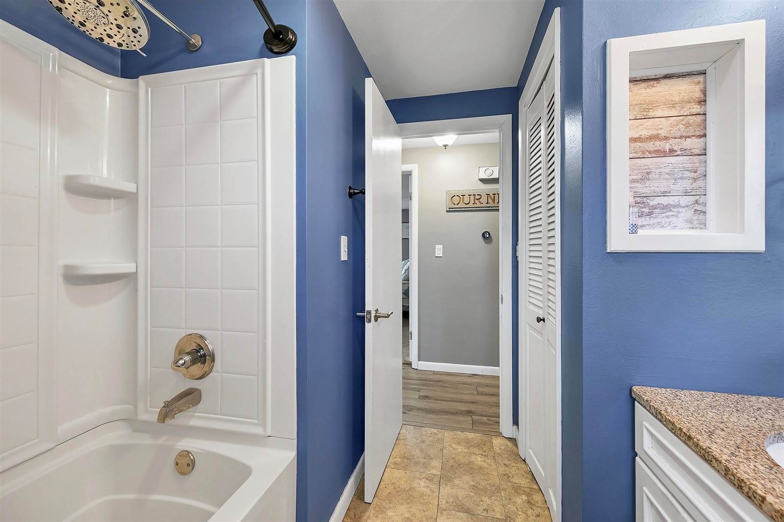 1242 Loch Drive, Green Bay, WI 54304