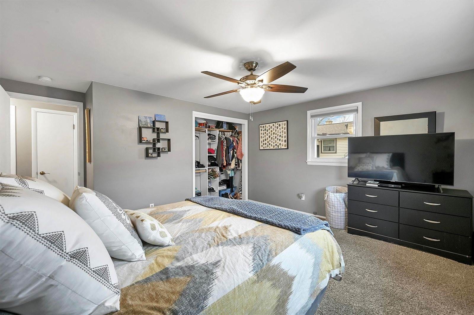 1242 Loch Drive, Green Bay, WI 54304