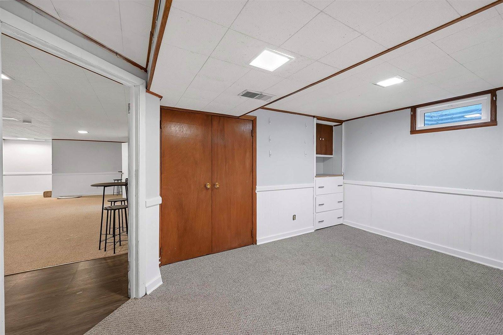 1242 Loch Drive, Green Bay, WI 54304