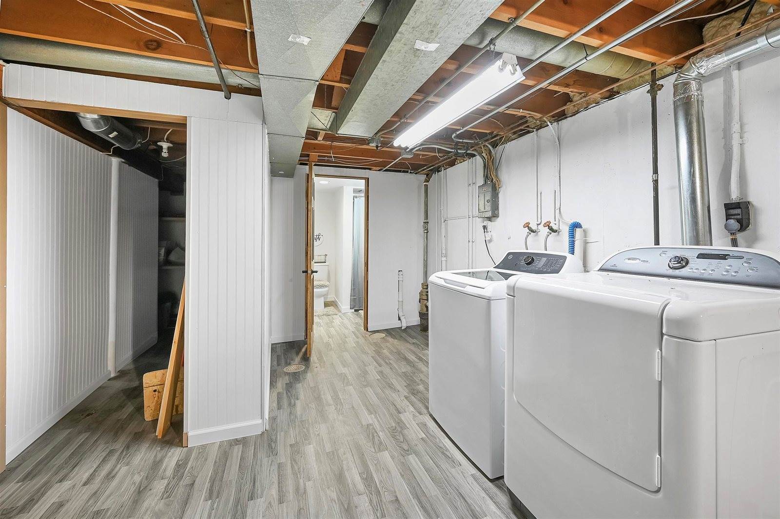 1242 Loch Drive, Green Bay, WI 54304