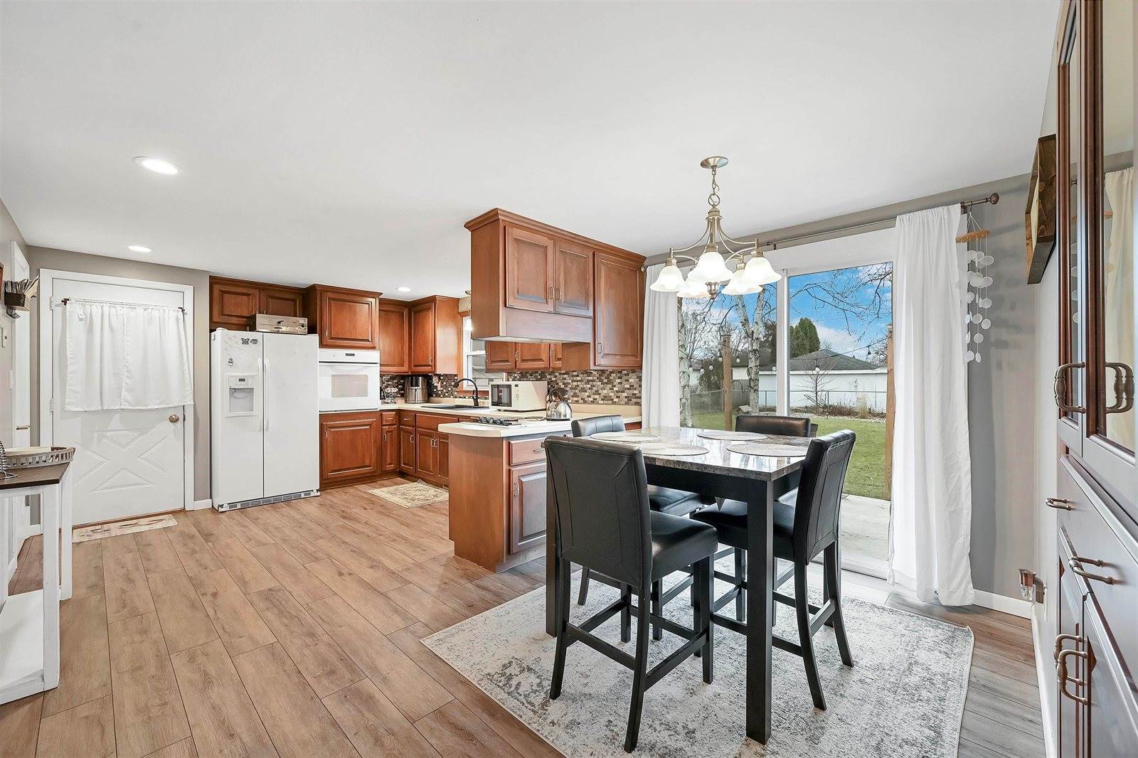 1242 Loch Drive, Green Bay, WI 54304