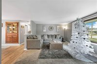 1242 Loch Drive, Green Bay, WI 54304