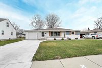 1242 Loch Drive, Green Bay, WI 54304