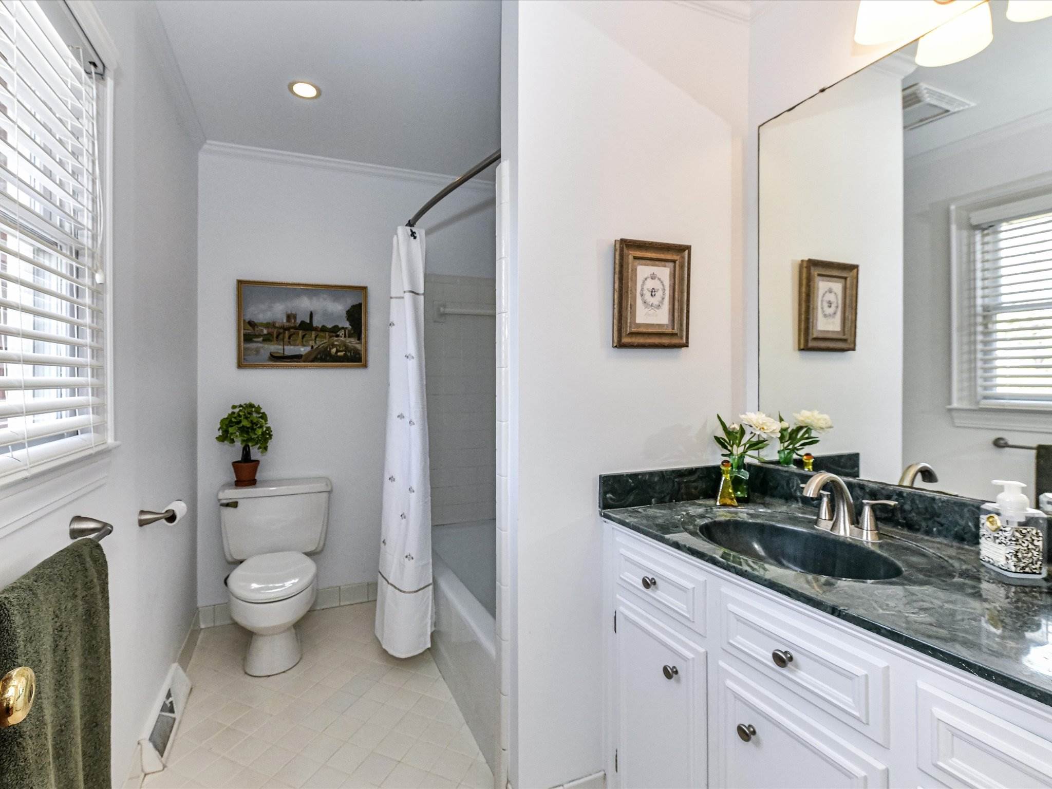 4511 Twin Oaks Place, Charlotte, NC 28212