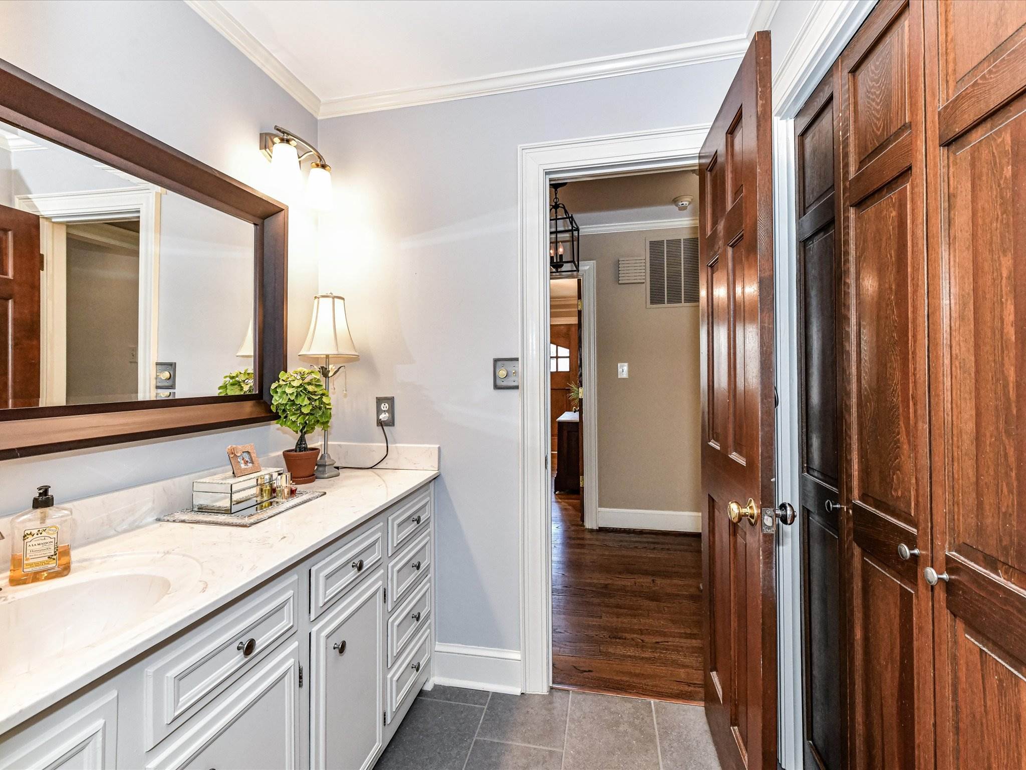 4511 Twin Oaks Place, Charlotte, NC 28212